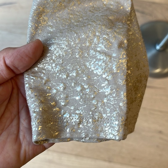 NWT Eva Kayan long sleeve soft beige top with gold abstract pattern finish - Picture 3 of 7